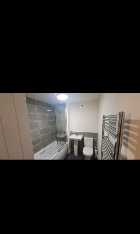Room Moorside Avenue in Bradford