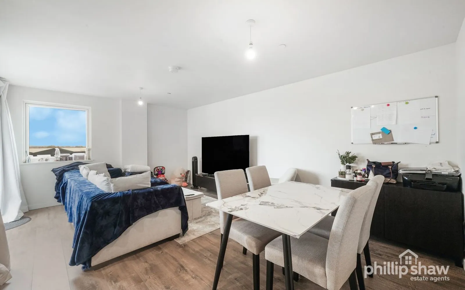 Flat Hargrave Drive in Greater London