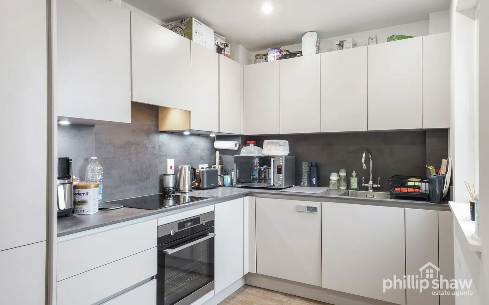 Flat Hargrave Drive in Greater London