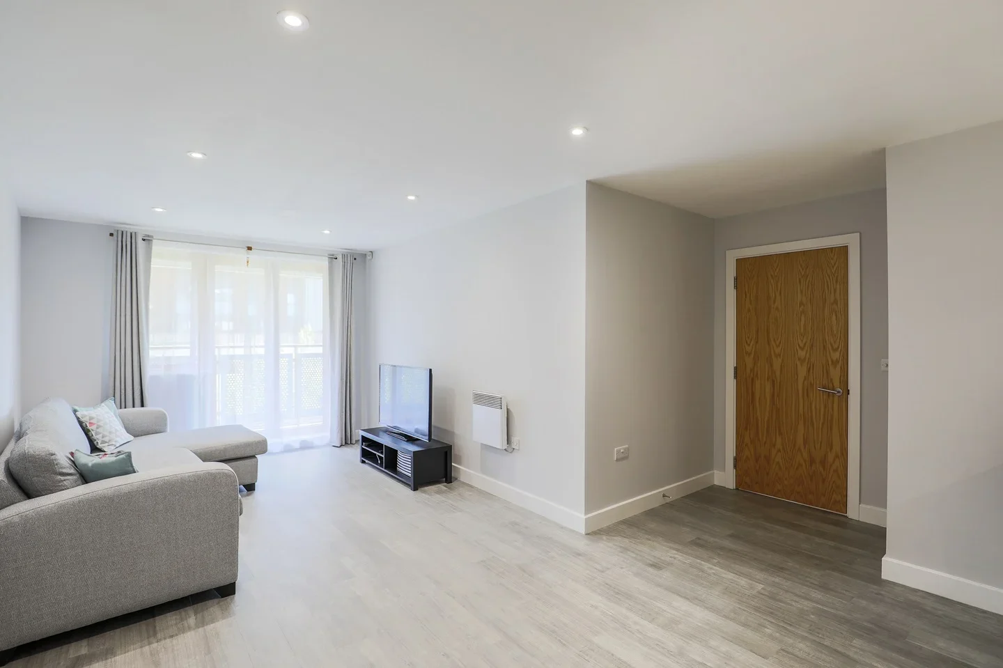 Flat Meath Crescent in Greater London