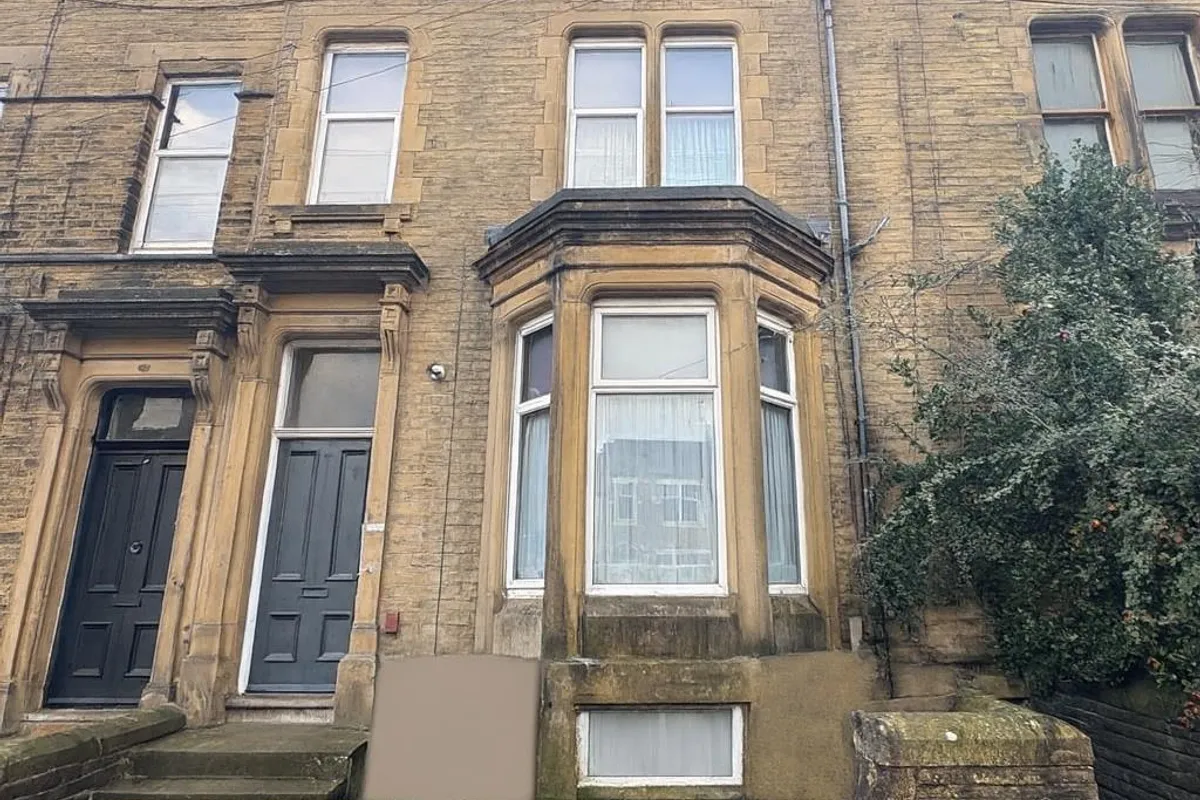 Flat Devonshire Street in Bradford