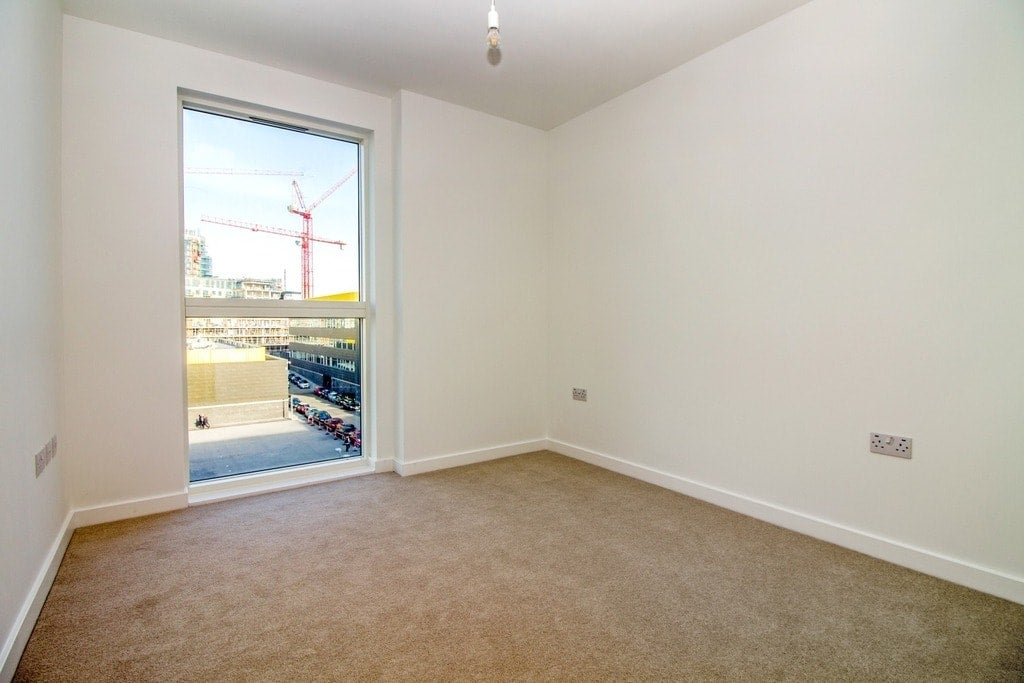 Flat Lismore Boulevard in Greater London