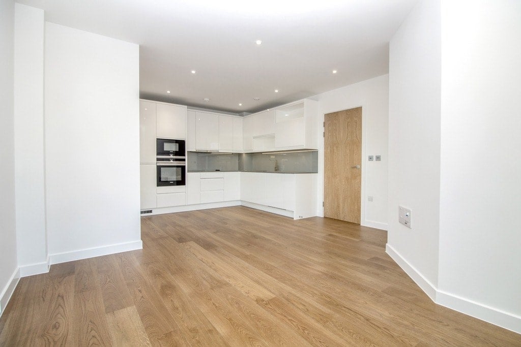 Flat Lismore Boulevard in Greater London