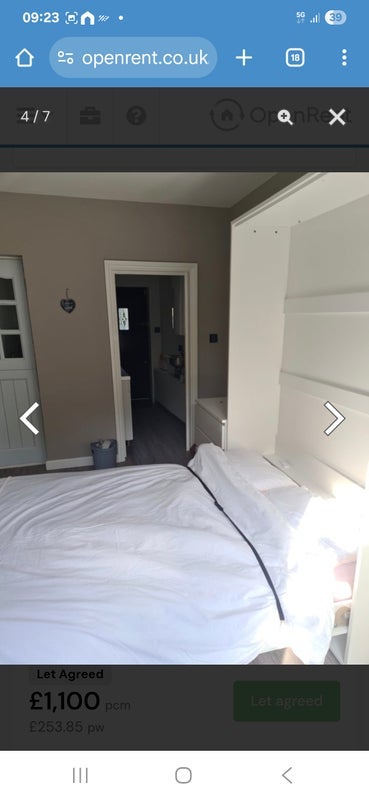 Flat Parkfield Way in Greater London
