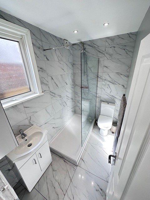 Room Burntwood Lane in Greater London