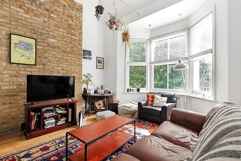 Flat Jerningham Road in Greater London