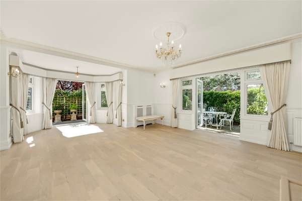 Flat Lilley Drive in Reigate and Banstead