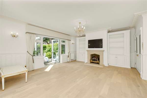 Flat Lilley Drive in Reigate and Banstead