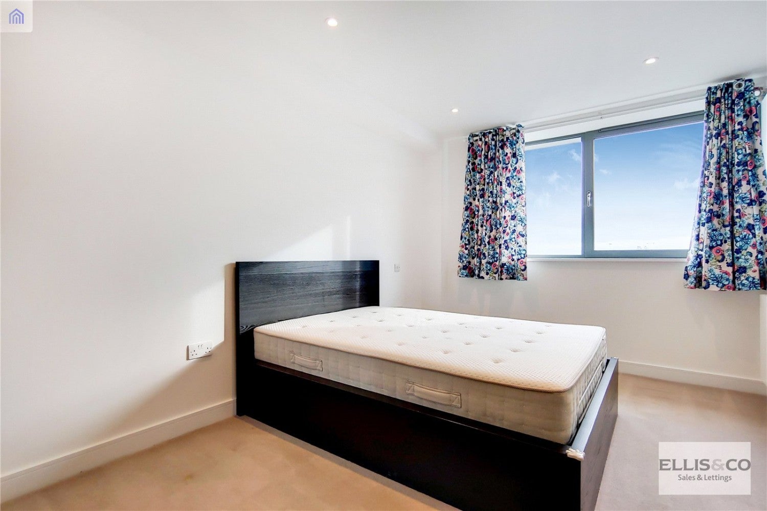 Flat Wembley Central Square in Greater London