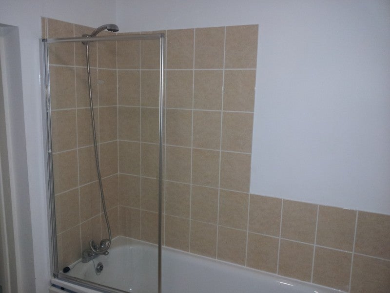 Flat Clarendon Gardens in Greater London
