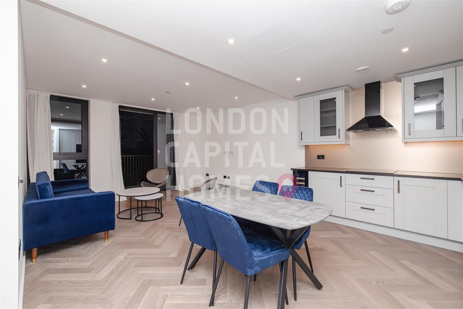 Flat Merino Gardens in Greater London