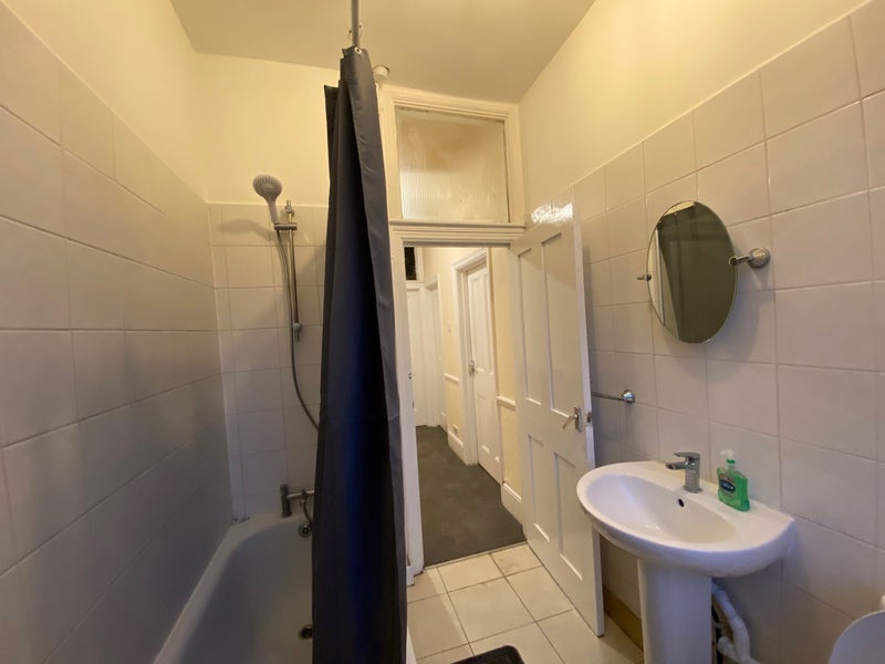Room Northcott Avenue in Greater London