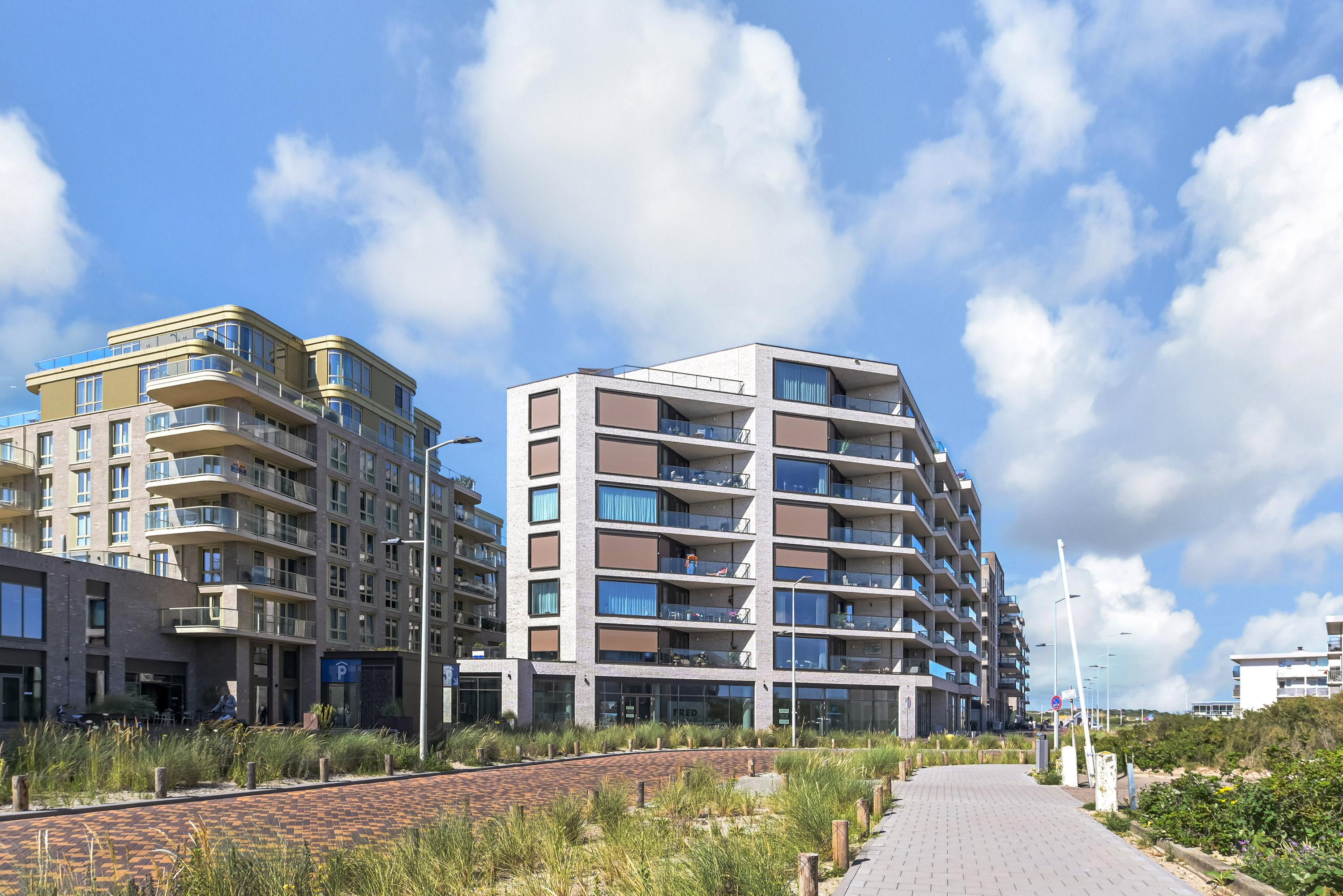 Appartement te koop: Deltaplein 351, 'S-Gravenhage