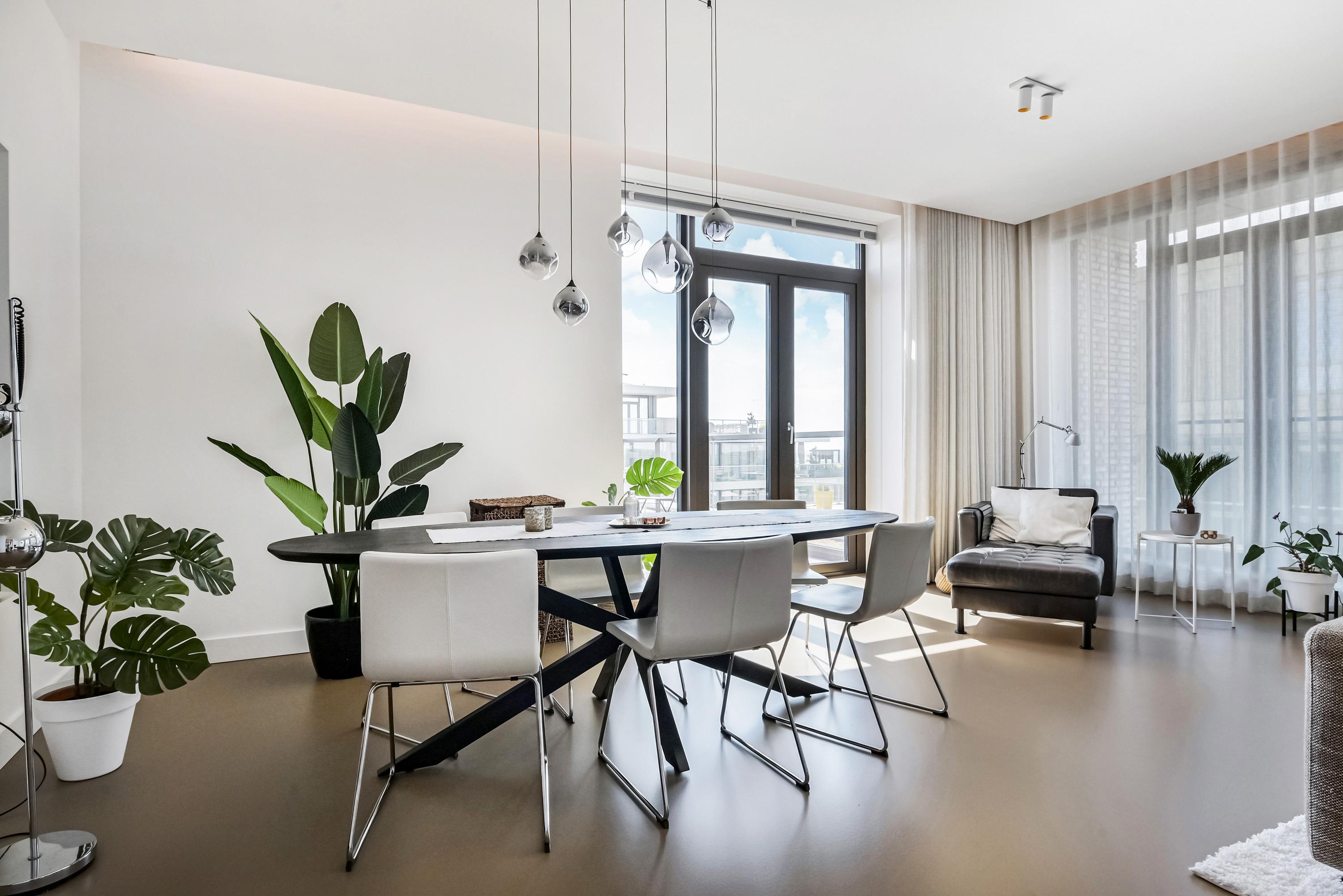 Appartement te koop: Deltaplein 351, 'S-Gravenhage