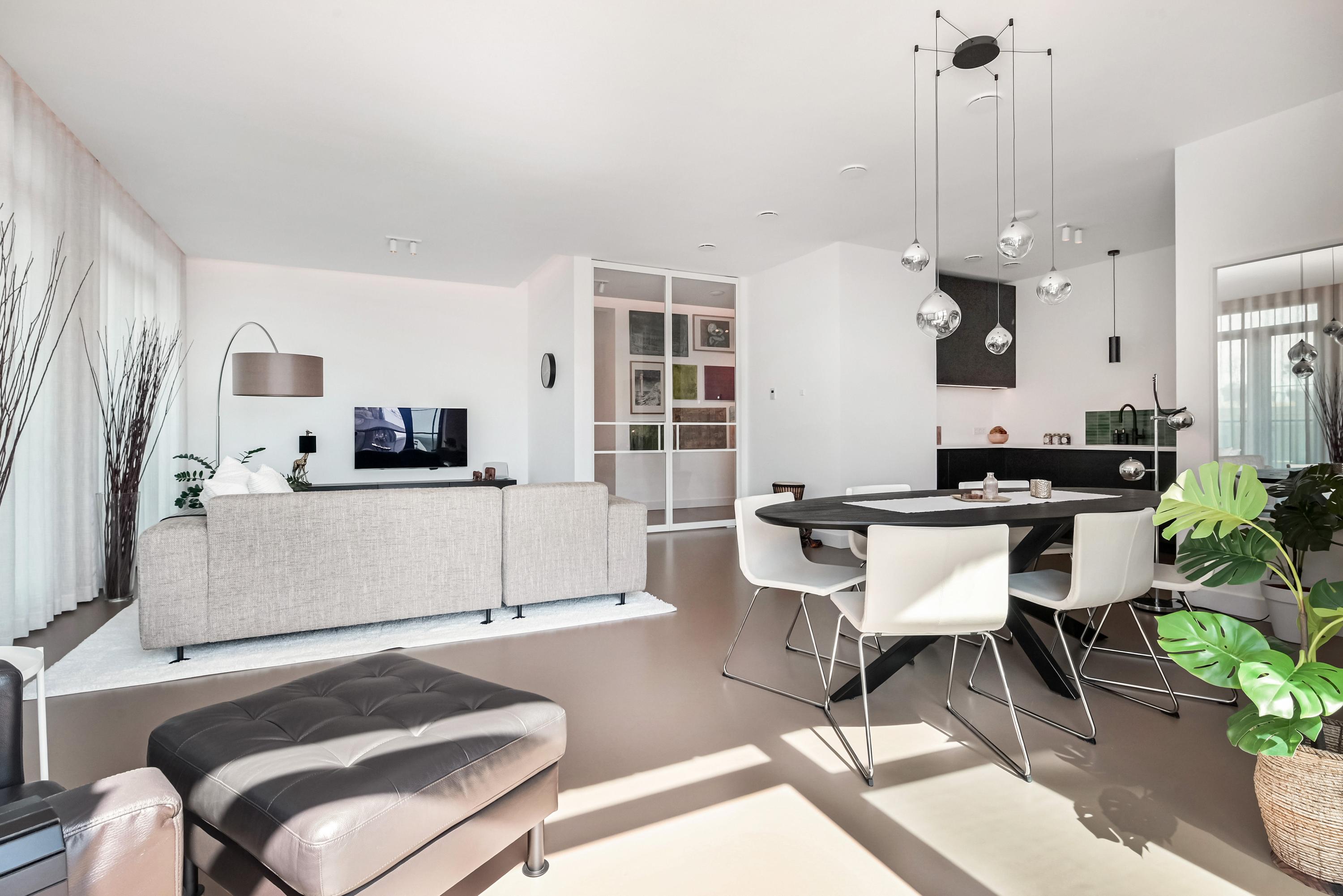 Appartement te koop: Deltaplein 351, 'S-Gravenhage