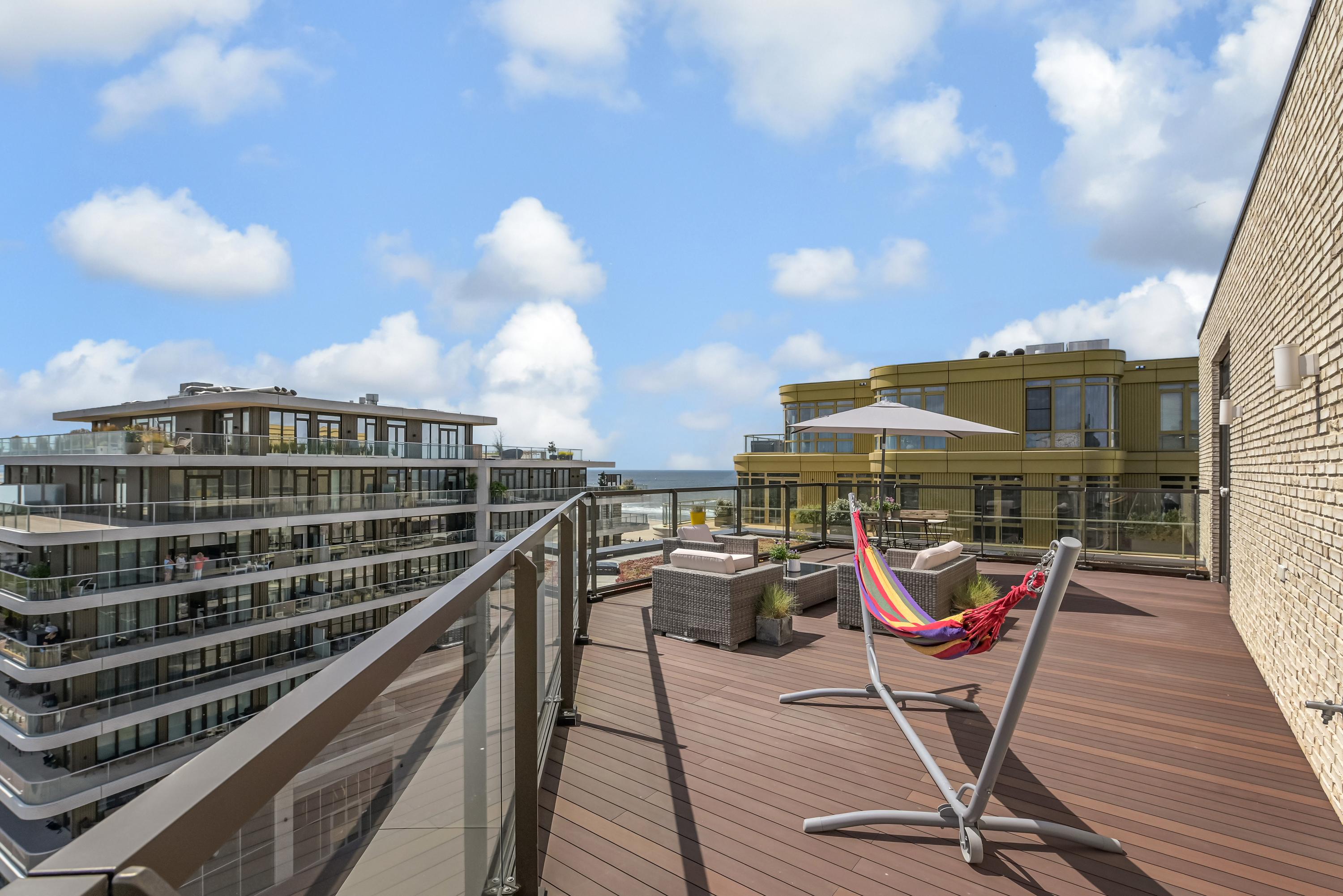 Appartement te koop: Deltaplein 351, 'S-Gravenhage