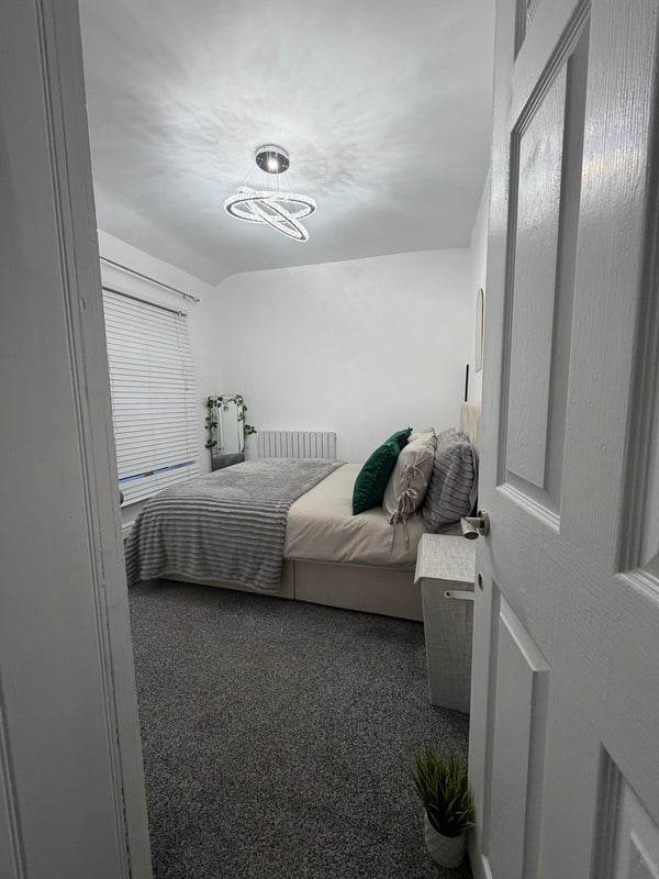 Room Robert Street in Glyncoch