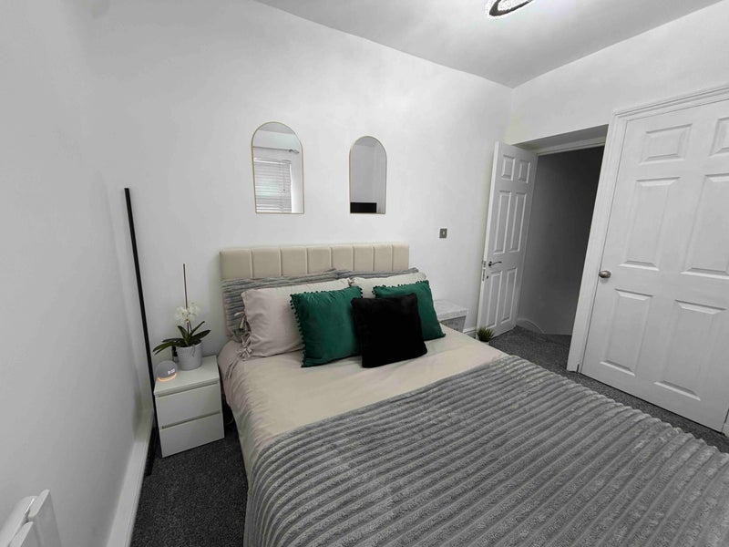 Room Robert Street in Glyncoch