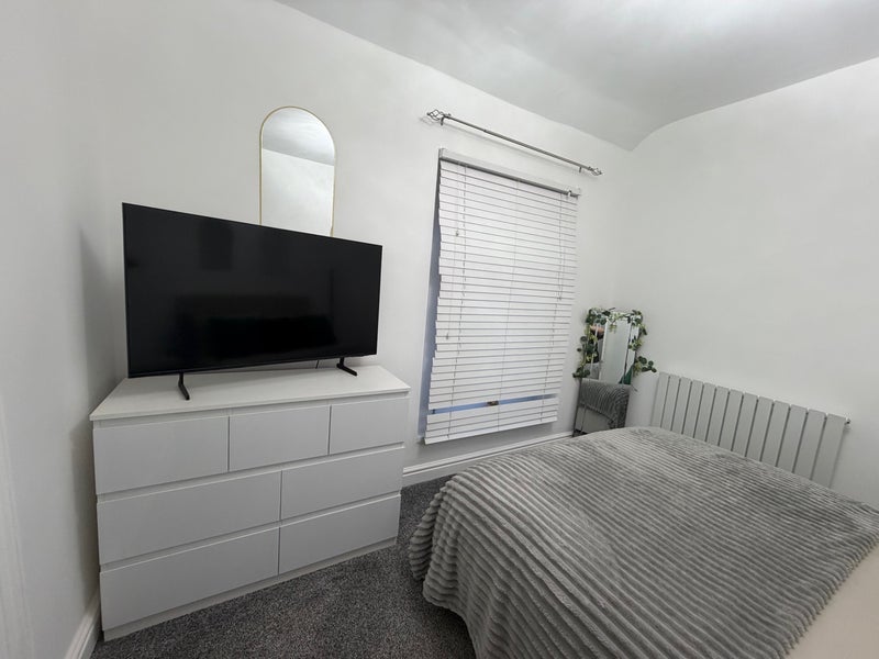 Room Robert Street in Glyncoch