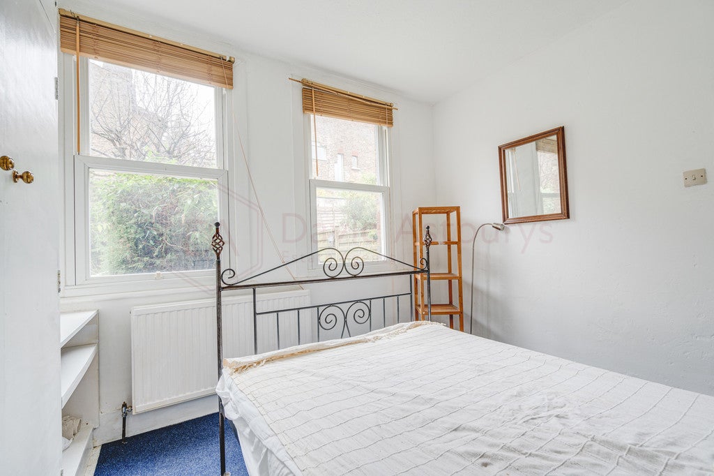 Flat South View Road in Greater London