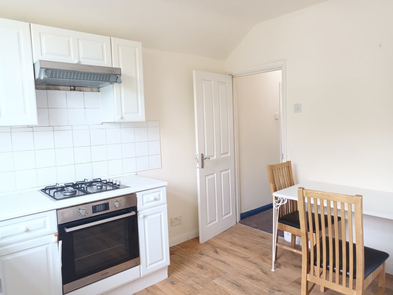 Room George Lane in Greater London