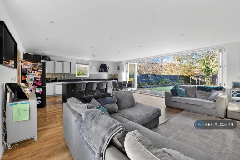 House Brier Lea in Reigate and Banstead