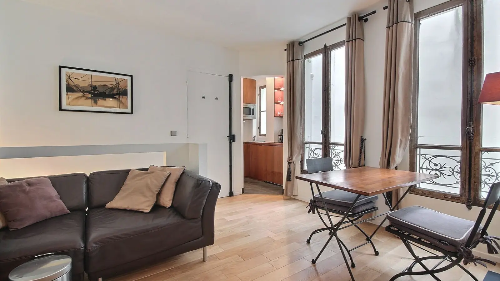 Flat Rue de Seine in Paris