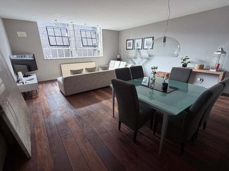 Room Goswell Road in Greater London