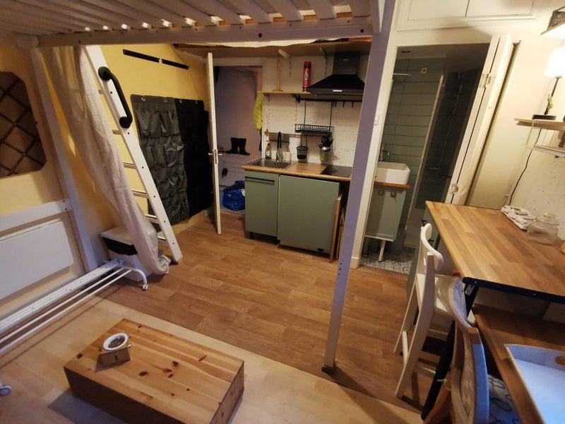 Room Kitchener Road in Greater London