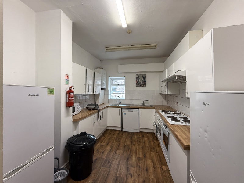 Room Rippingham Road in Manchester