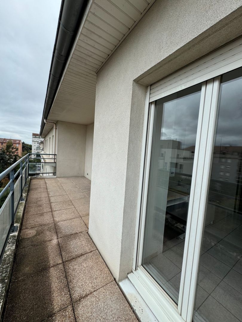Flat Quai Charles de Gaulle in Villeurbanne
