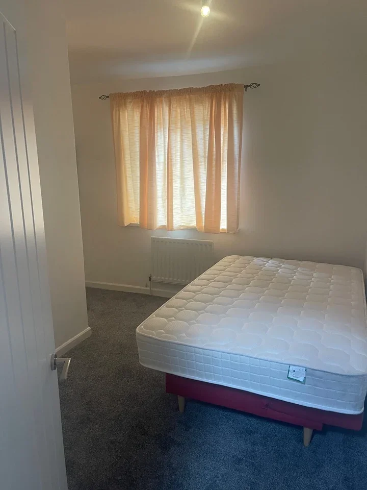 Room Old Bromley Road in Greater London