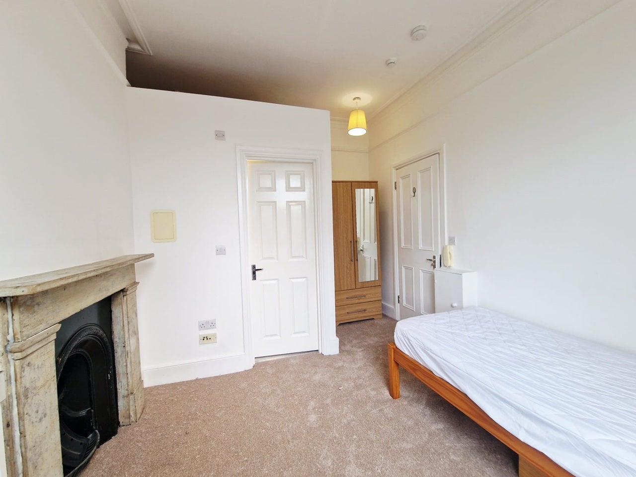 Flat Guildford Road in Greater London