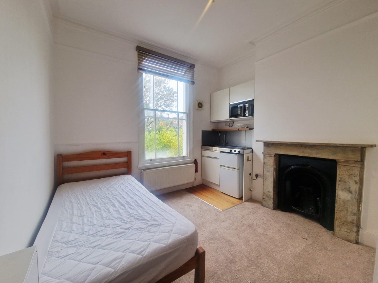 Flat Guildford Road in Greater London