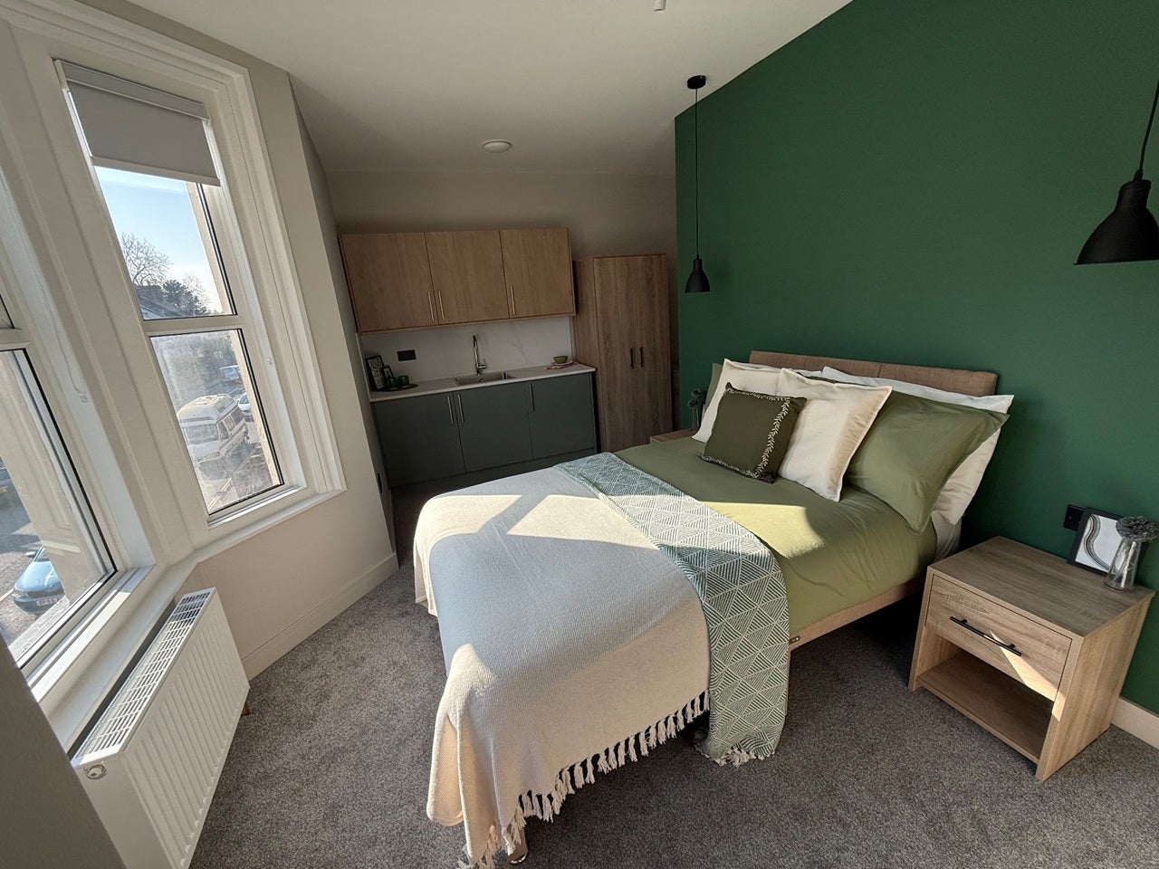 Room Alphington Road in Exeter