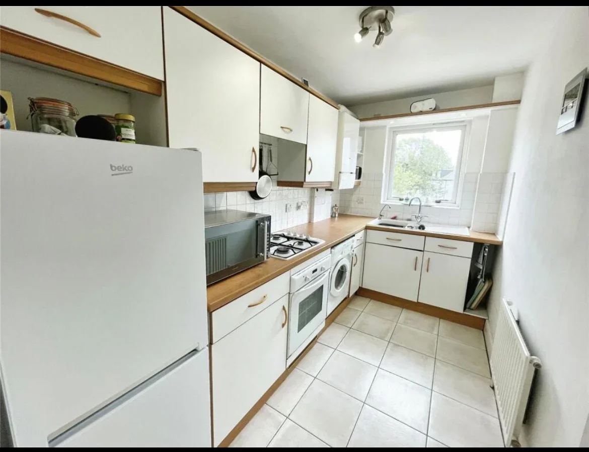 Flat Gainsborough Court in Greater London