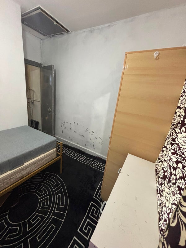 Room Holland Road in Greater London