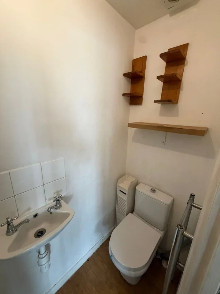 Flat Bettles Close in Greater London