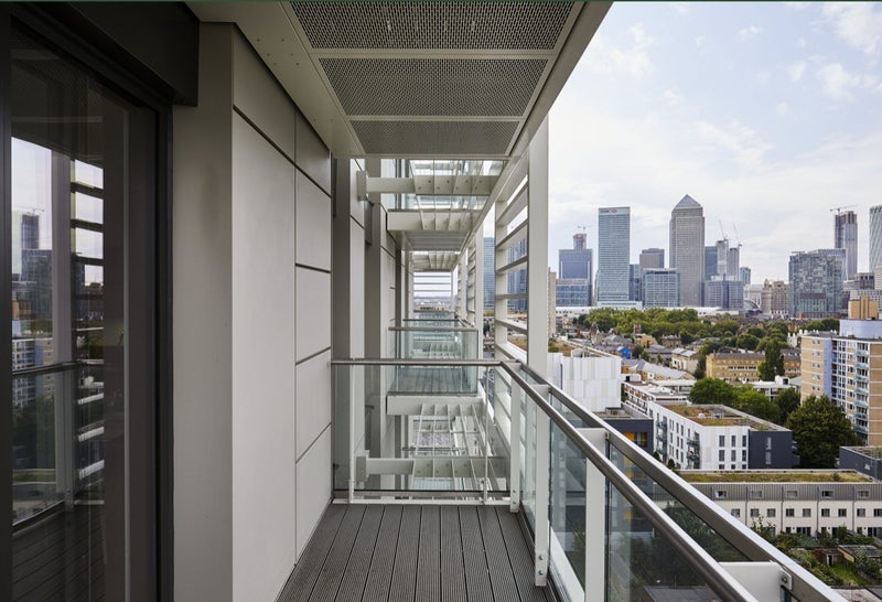 Room Radial Avenue in Greater London
