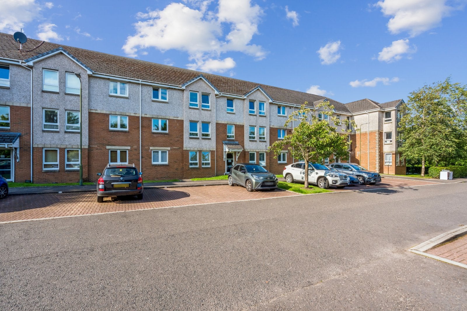 Flat Harley Gardens in Bonnybridge