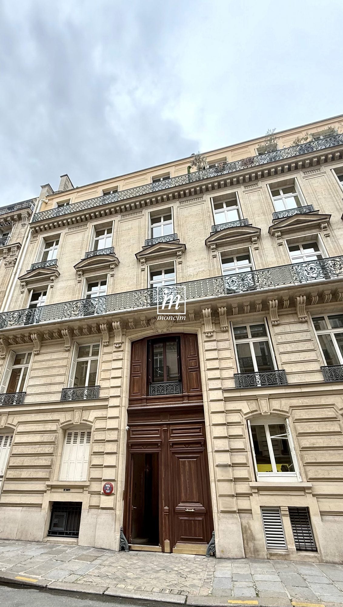 Flat Rue de Madrid in Paris