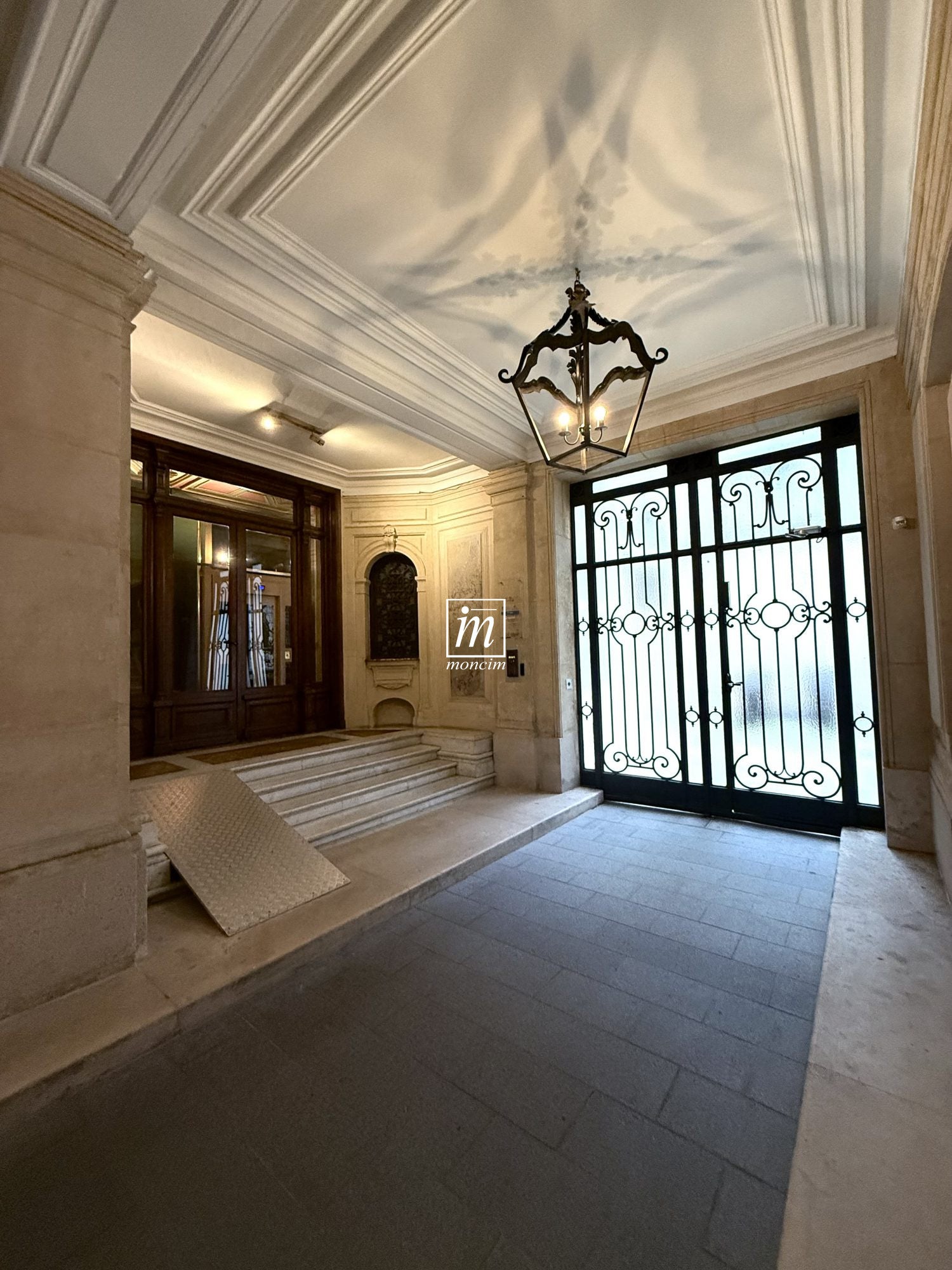 Flat Rue de Madrid in Paris