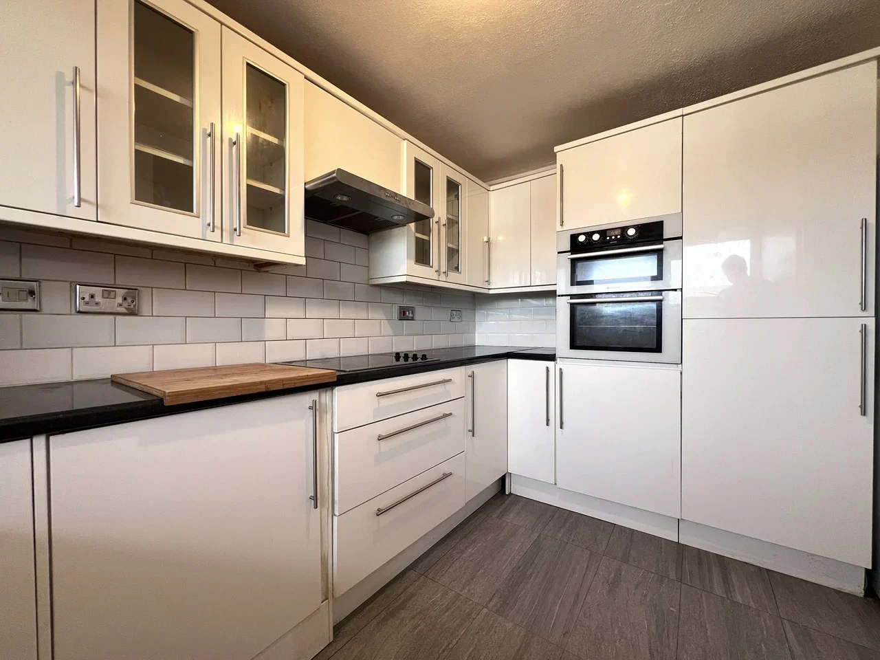 Flat Yeomans Way in Greater London