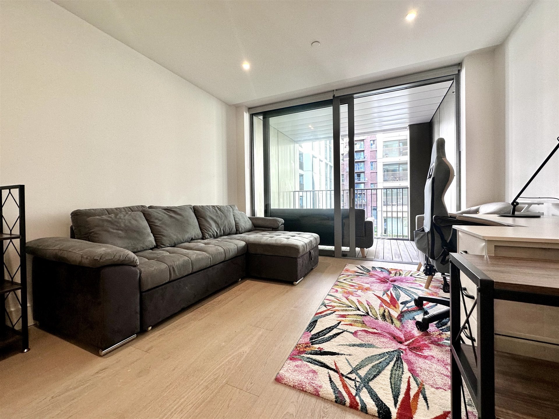 Flat Palmer Road in Greater London
