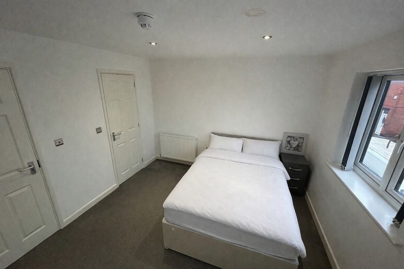 Room Titchfield Street in Mansfield Woodhouse