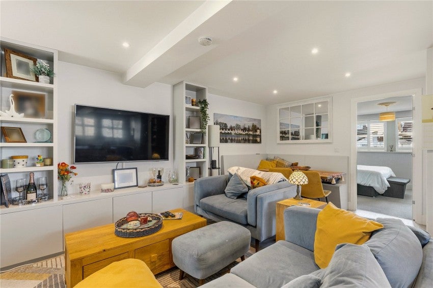 Flat Brookfield Mews in Greater London