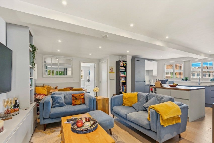 Flat Brookfield Mews in Greater London