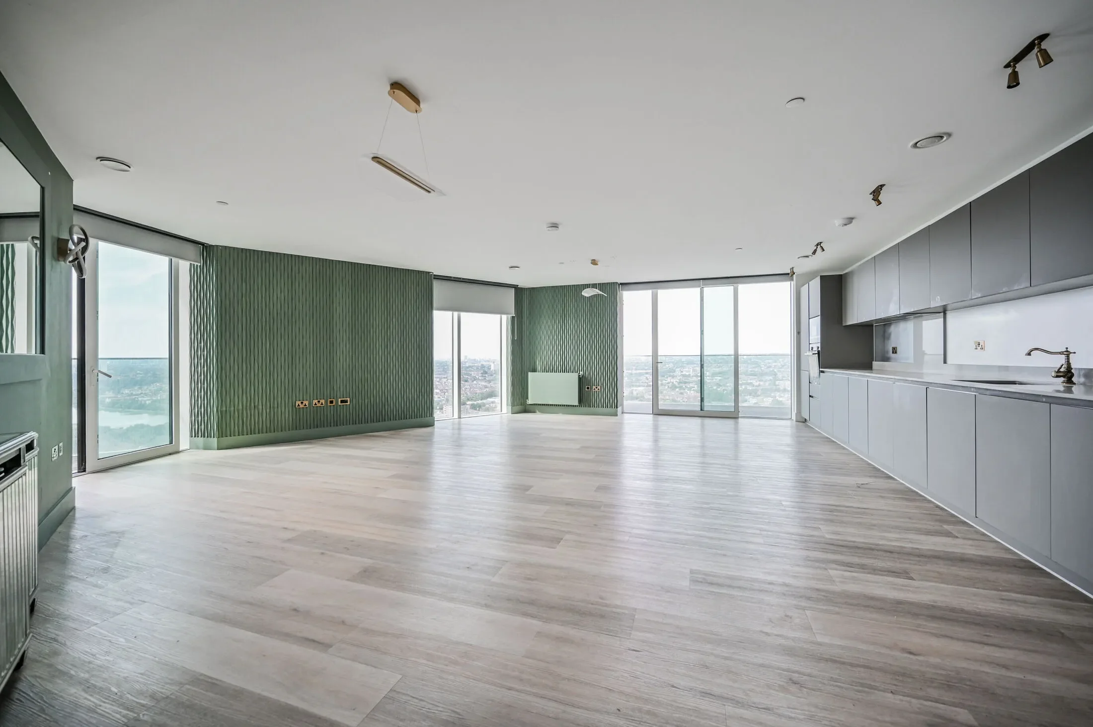 Flat Daneland Walk in Greater London