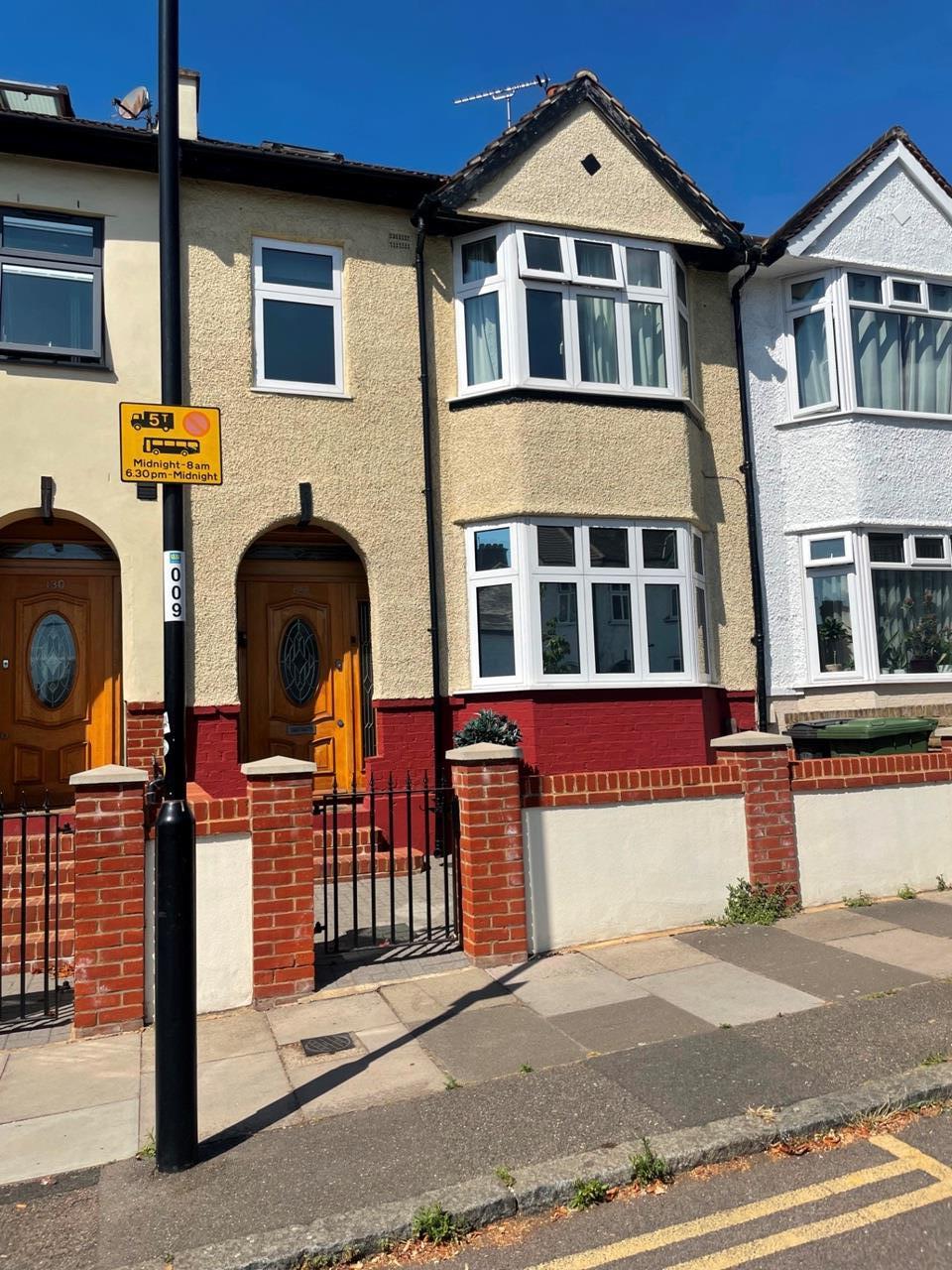 Flat Vesta Road in Greater London