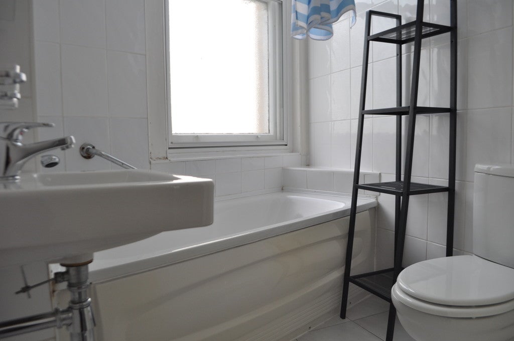 Flat Hackney Road in Greater London